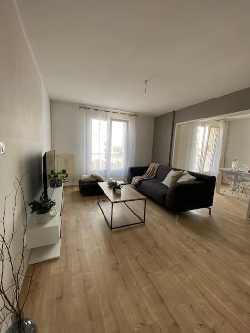 Appartement Calme Et Chaleureux Dole Exterior foto